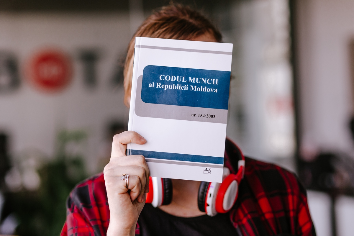 HÄƒrÈ›uirea SexualÄƒ La Locul De MuncÄƒ Cum IÈ›i Faci Dreptate In Moldova